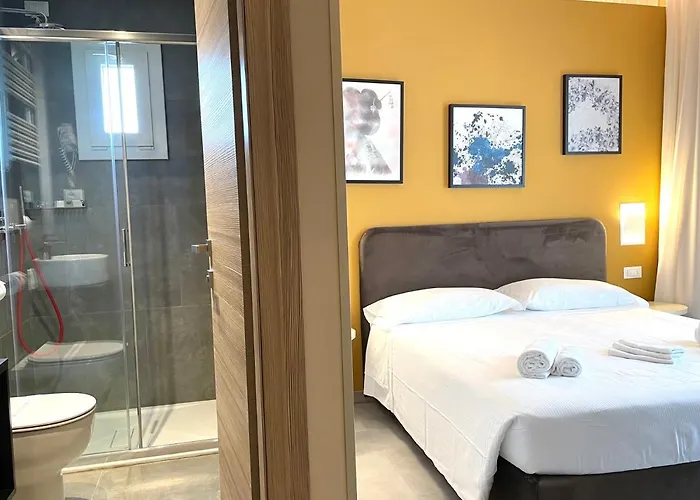 Iris Hotel