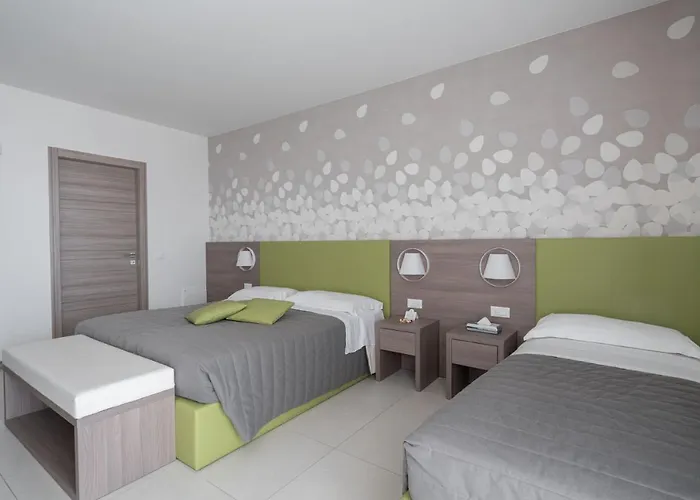 Iris Hotel