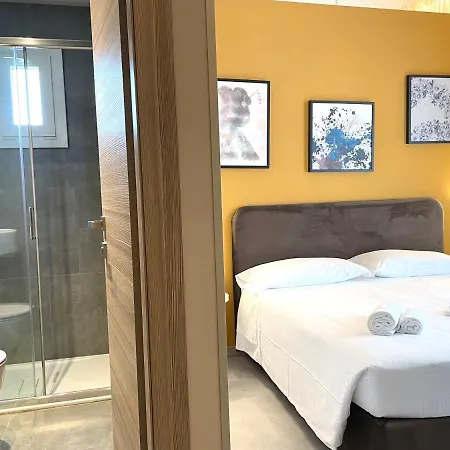 Iris Hotel