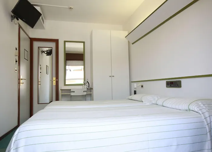 Iris Hotel