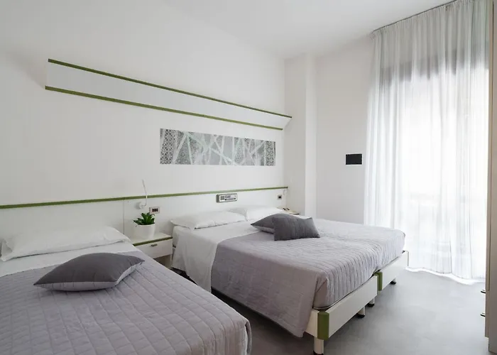 Iris Hotel 3*
