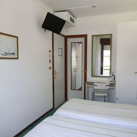 Iris 3* ليدو دي يسولو